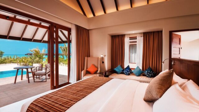 beach-villa-with-pool-1024×684