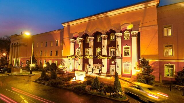 grand-hotel-tien-shan