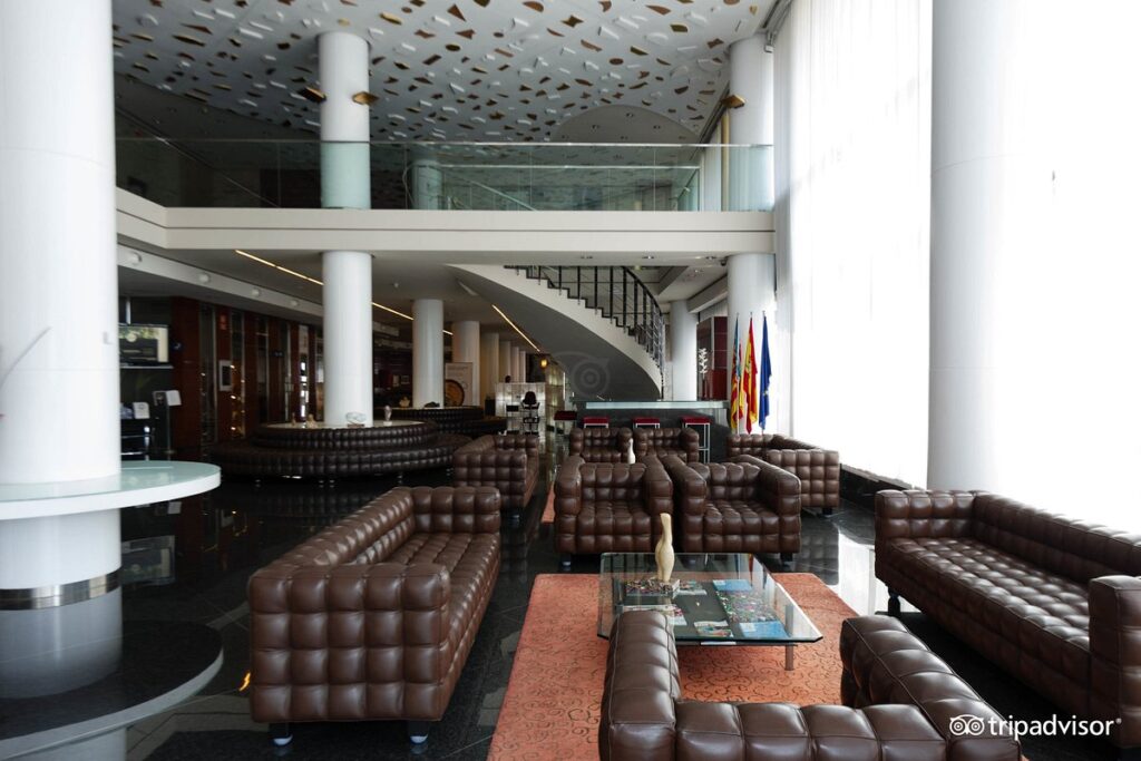 lobby-v8829505-1024×683