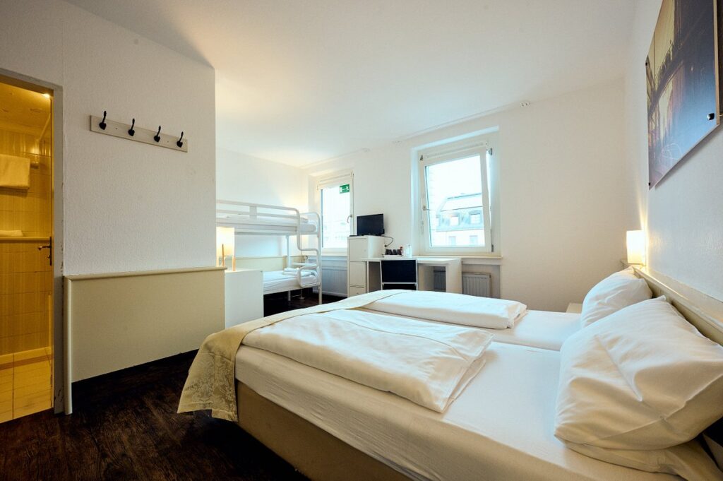 the-4you-hostel-hotel-2-1024×681